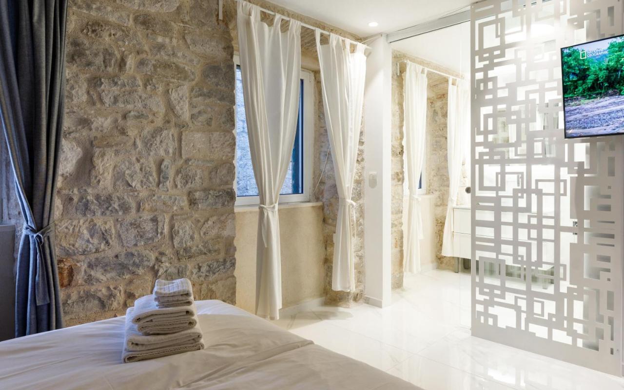 Palace Luxury Room Split Exterior photo